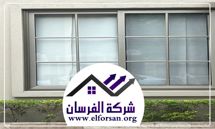 تركيب شبابيك زجاج في العين